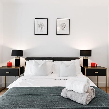 Khayat Homes - The Owelor - Two Bed Лондон Экстерьер фото
